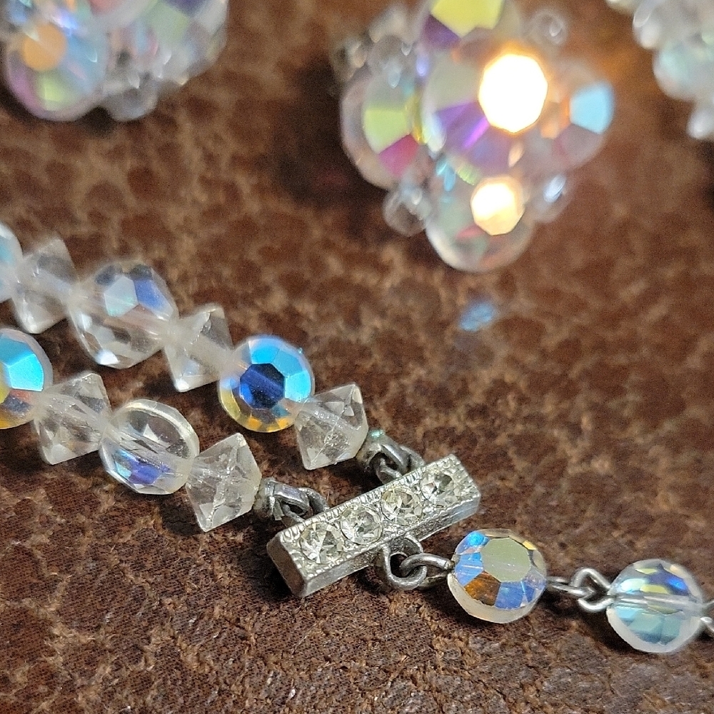 Iridescent Crystal Necklace and Earring Set (44) - Picture 5 of 16